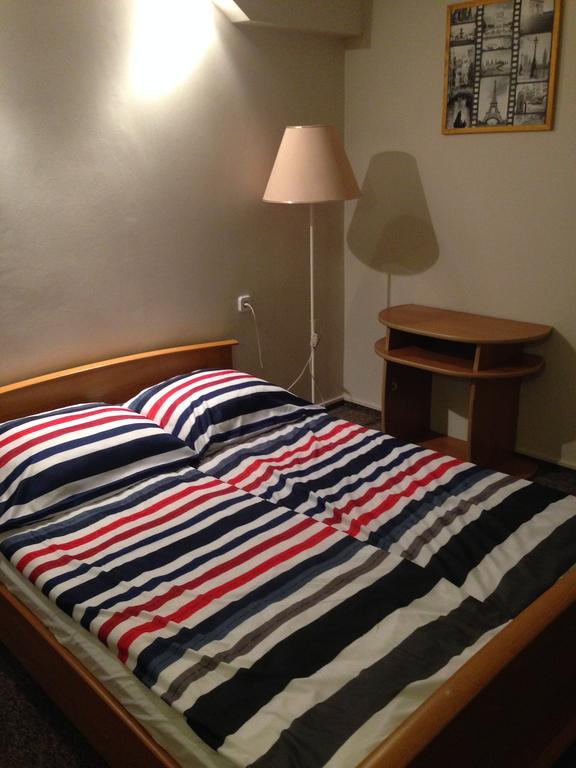 Hotel Pod Debem ジェロナ・グラ エクステリア 写真