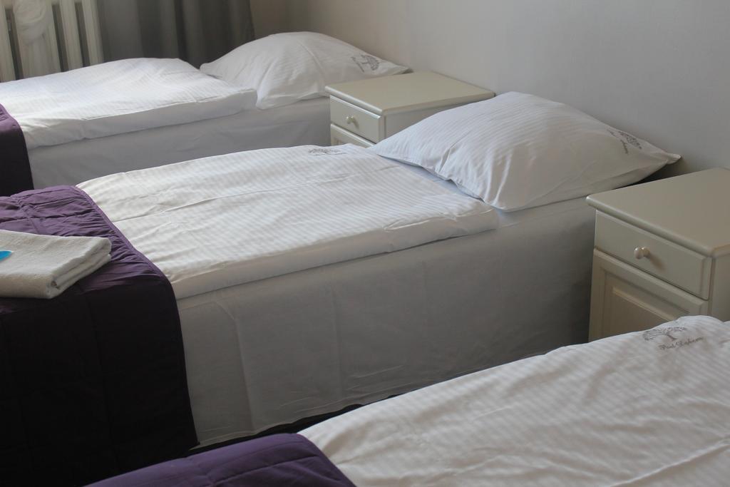 Hotel Pod Debem ジェロナ・グラ エクステリア 写真
