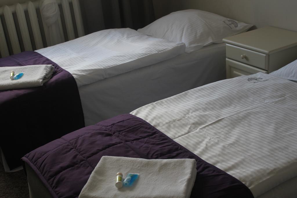 Hotel Pod Debem ジェロナ・グラ エクステリア 写真